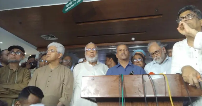 উত্তরায় বিমান বিধ্বস্তের ঘটনায় এখন পর্যন্ত নিহত ২০, দগ্ধ ১৫০
